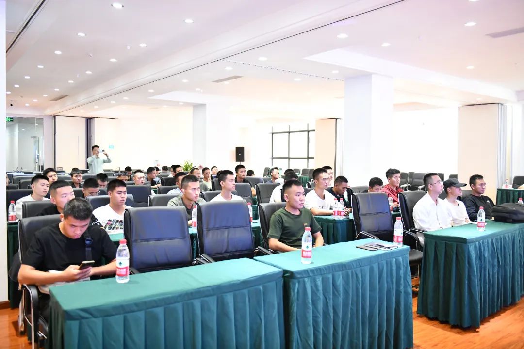 戎耀归绵不退志 职场扬帆再启航 ——亿万先生mr餐饮集团退役武士岗位宣讲活动